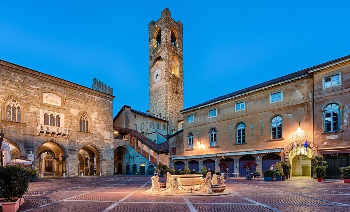 Smart Gold Apartment Luxury Central Bergamo Exteriör bild